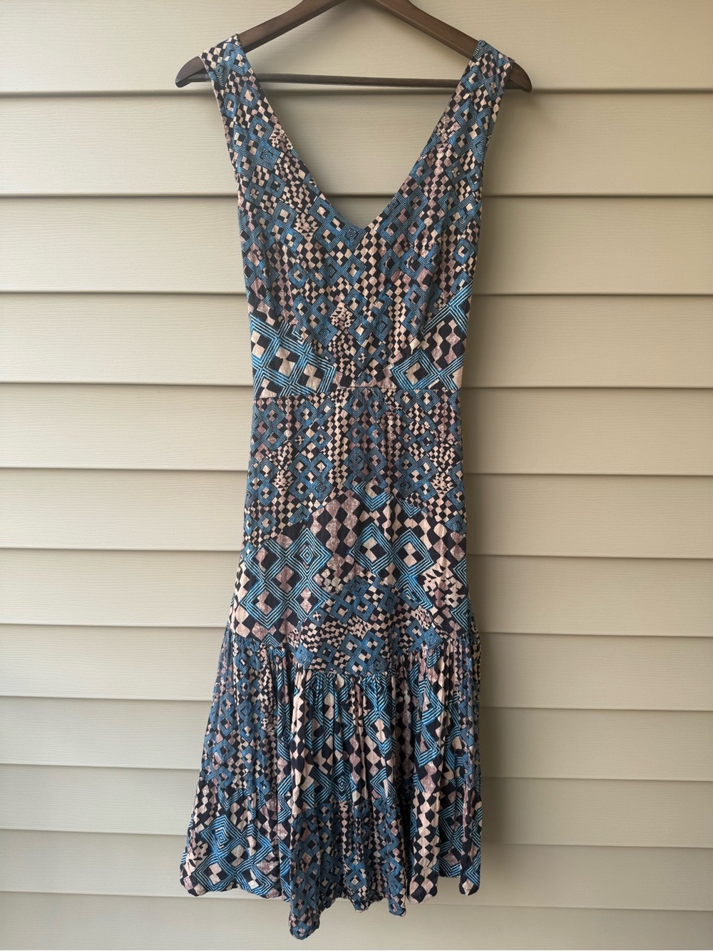 Let Me Be Geometric Print Tiered Maxi Dress Size Medium